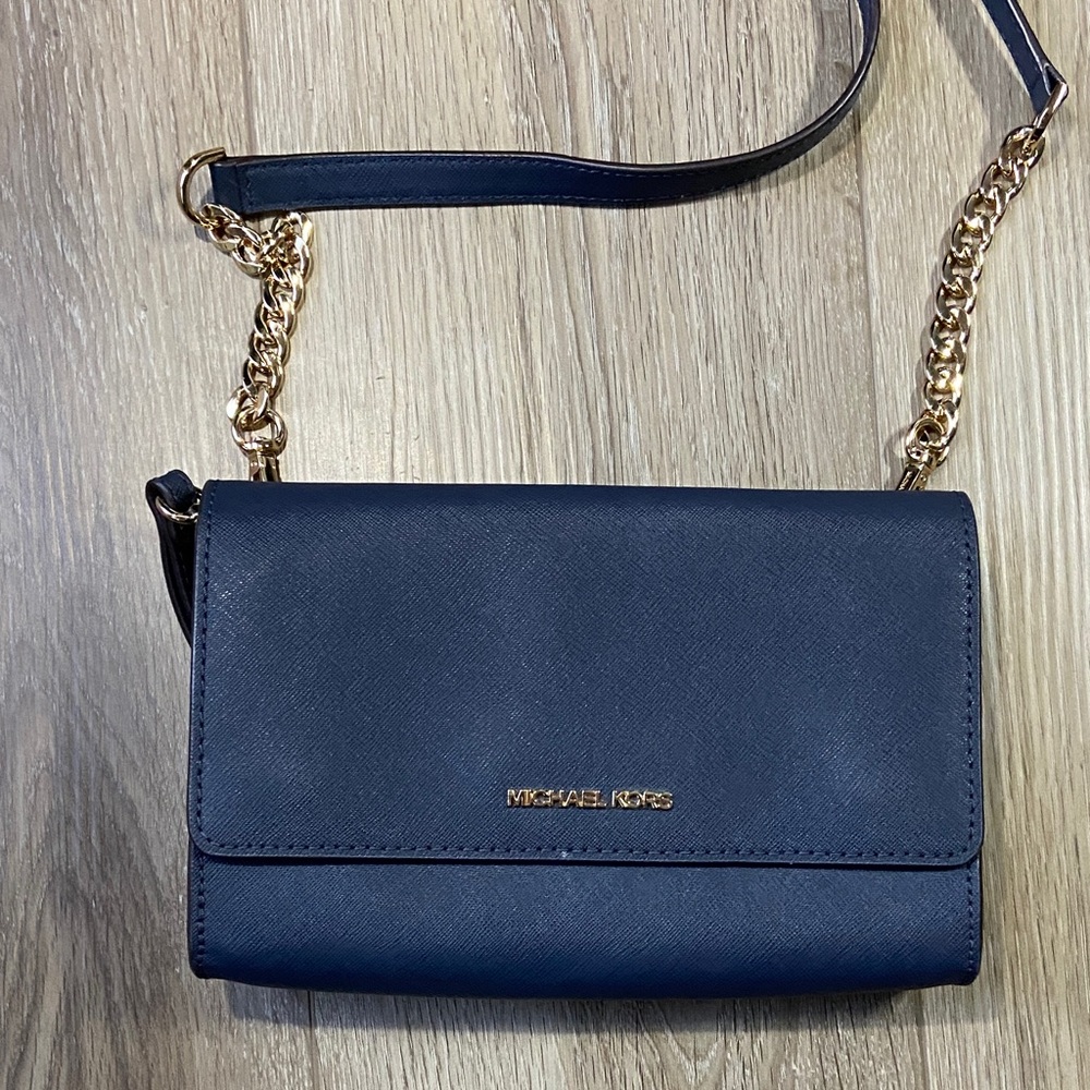 Michael Kors Jet Set Travel Navy Crossbody Bag with Gold Chain